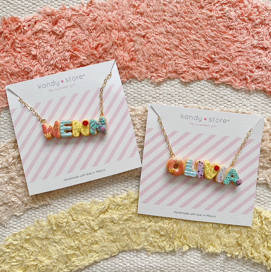 Collar dona nombre Princesas